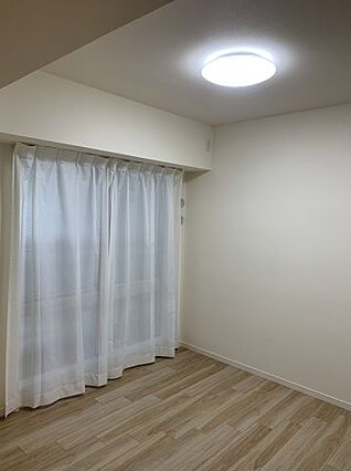 きれいな洋室で...