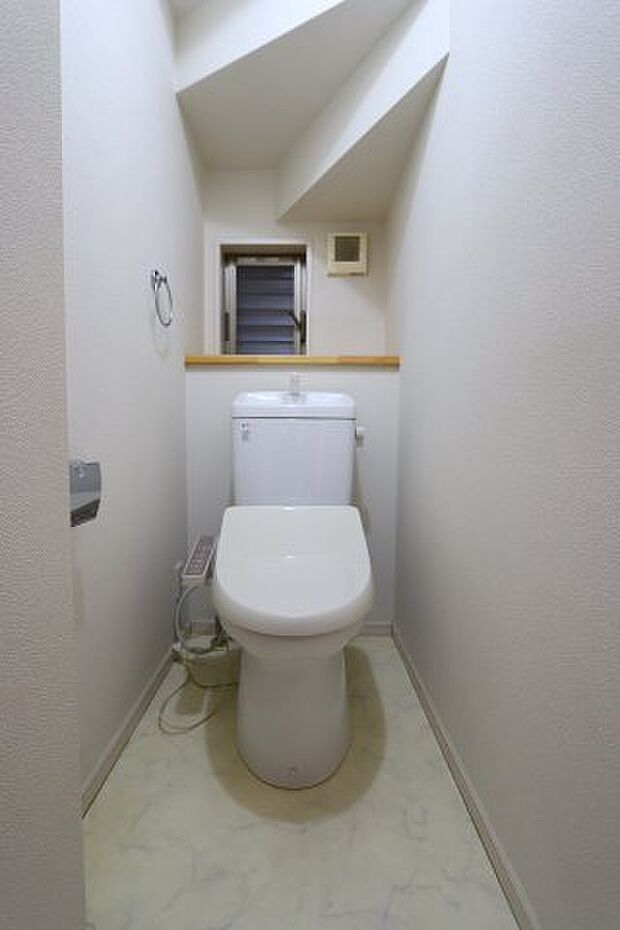 トイレは1階・2階の2ヶ所についており、新規交換したうえでお引き渡しいたします。