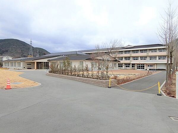 川西小学校 2290m