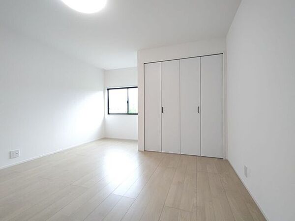 洋室を拡大表示