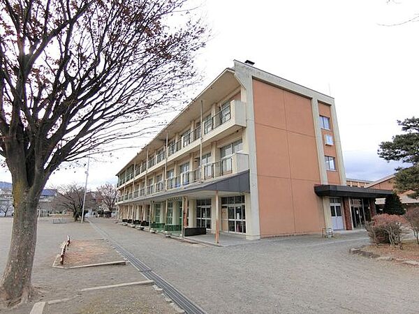 南小学校 1120m