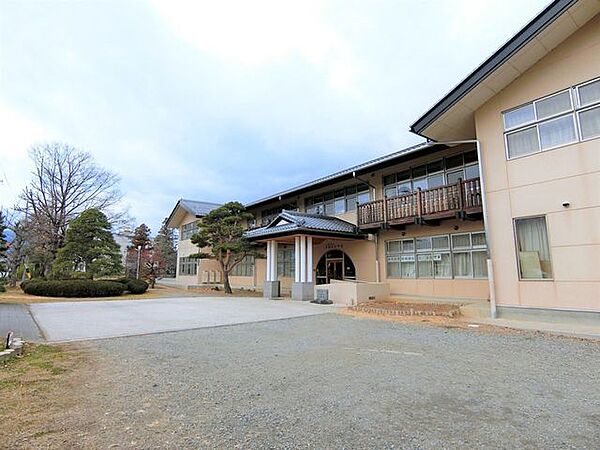 中塩田小学校 1240m