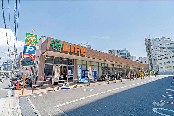 ライフ(大淀中店)の外観