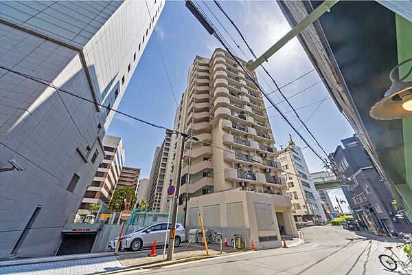 カーサ土佐堀の外観（北東側から）