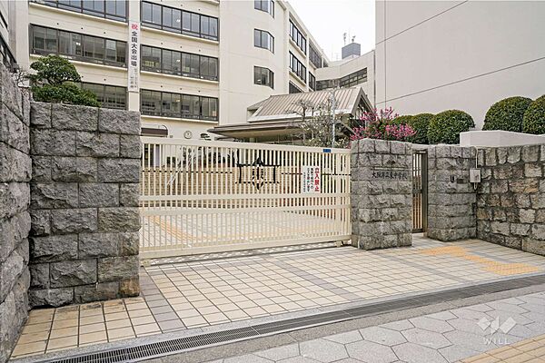 東中学校[公立]の外観