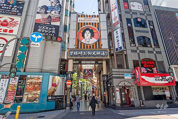 曽根崎お初天神通り商店街の外観