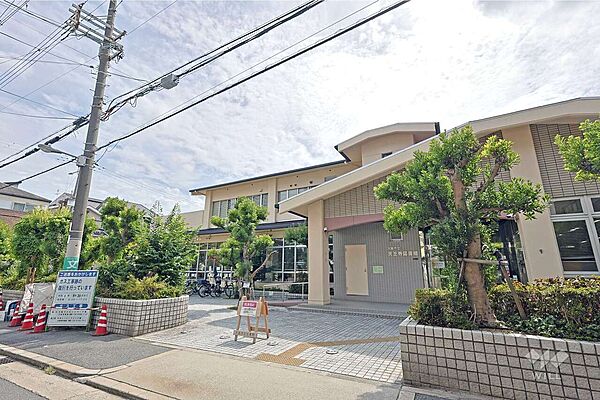 天王寺図書館の外観