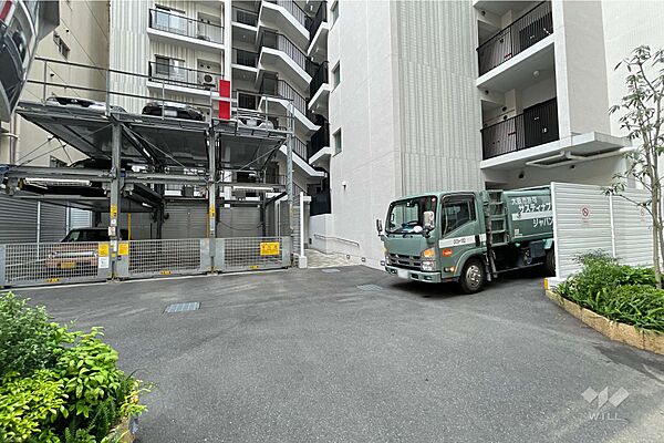 駐車場の出入り口