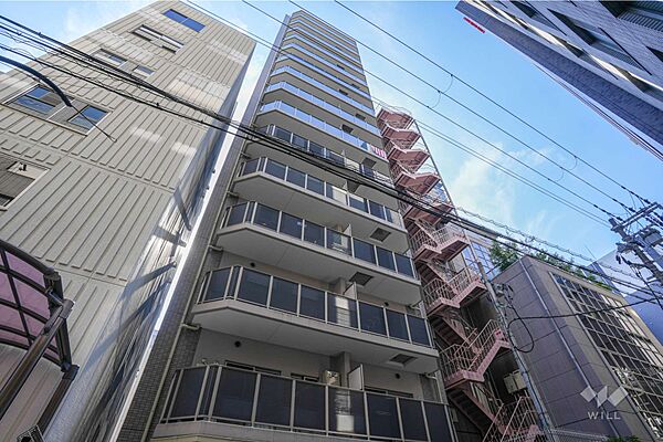 プレサンスロジェ堺筋本町の外観（北東側から）