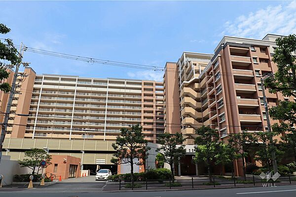 ライオンズガーデン城東の外観（北東側から）