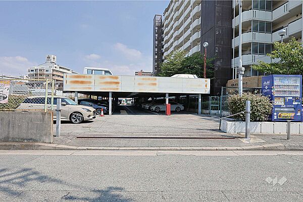 敷地内駐車場（屋外平面式・屋内平面式）
