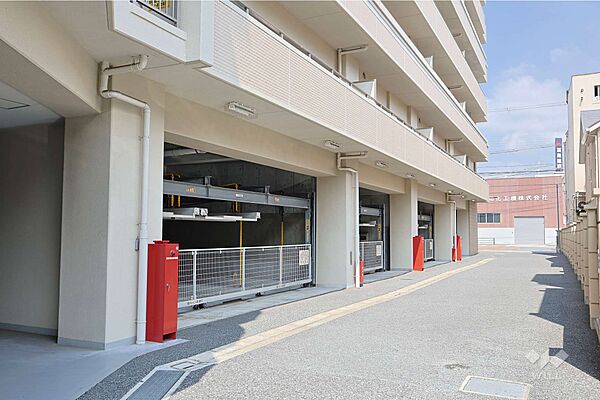 敷地内駐車場（屋内機械式）