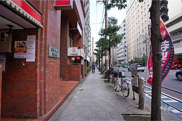 敷地北側の前面道路（東側から）