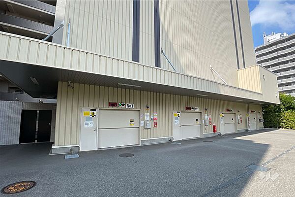 敷地内駐車場(屋内機械式)