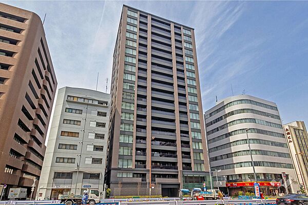 ワコーレ大阪新町タワーレジデンスの外観（南東側から）