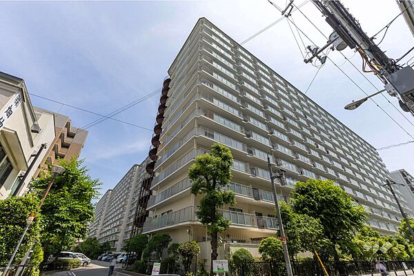 ローレルハイツ北天満2号棟の外観（南西側から）