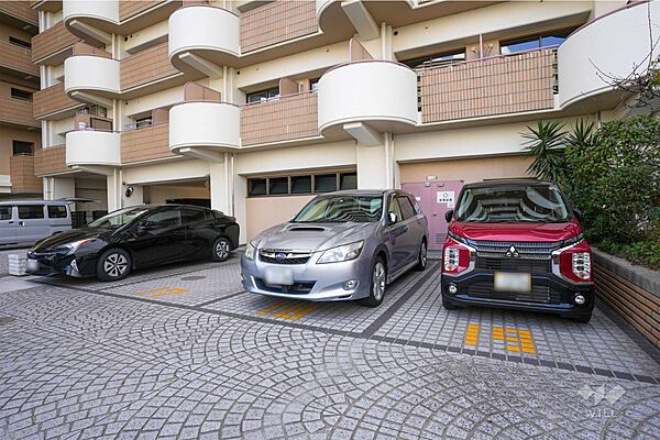 敷地内駐車場（屋外平面式）