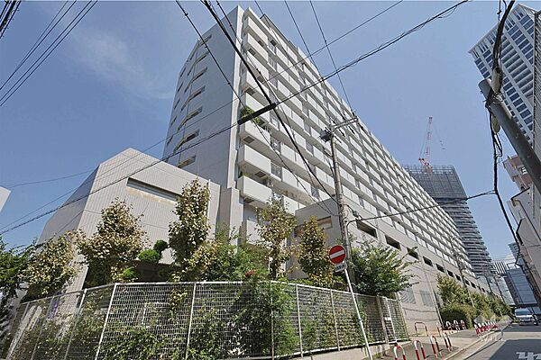 藤和堂島ハイタウンの外観（南西側から）