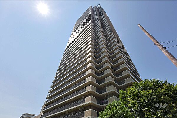 キングマンション堂島川の外観（北東側から）
