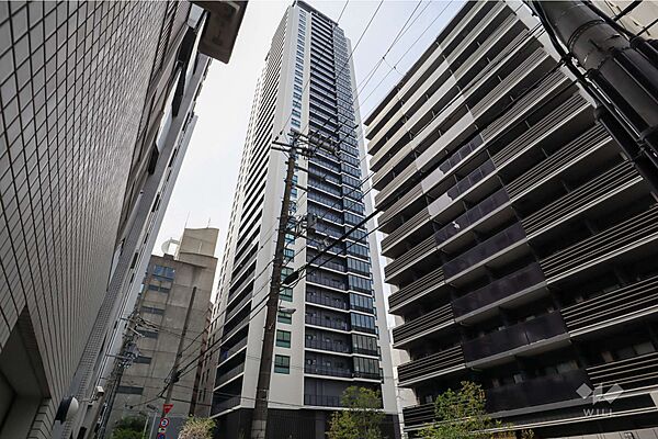 ジオタワー新町の外観（南東側から）