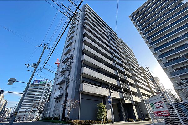 プレミスト北堀江の外観（南西側から）