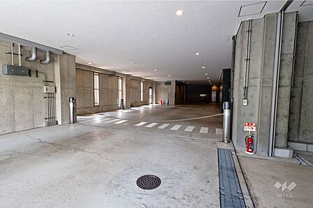 駐車場出入口(ロボットゲート付き)