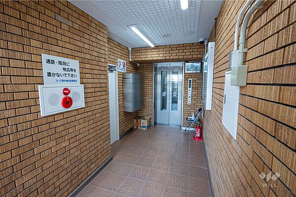 共用のエレベーター