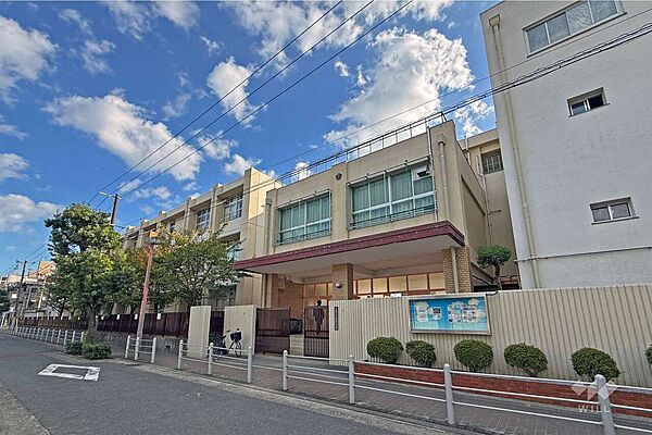 東中浜小学校[公立]の外観