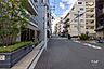 その他：敷地の北側前面道路（東側から）