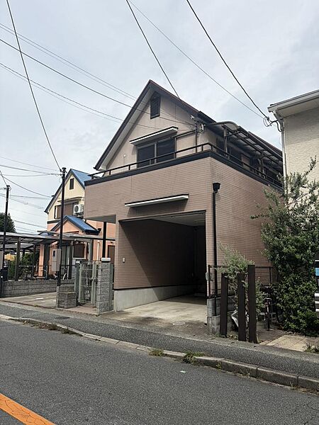 近隣ではひときわ大きくみえる落ち着いた外観（ご成約Wプレゼントキャンペーン実施中♪）