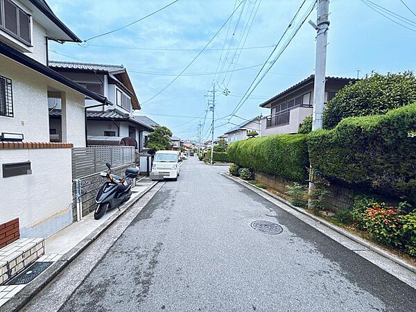 車も楽々に車庫入れ可能です♪