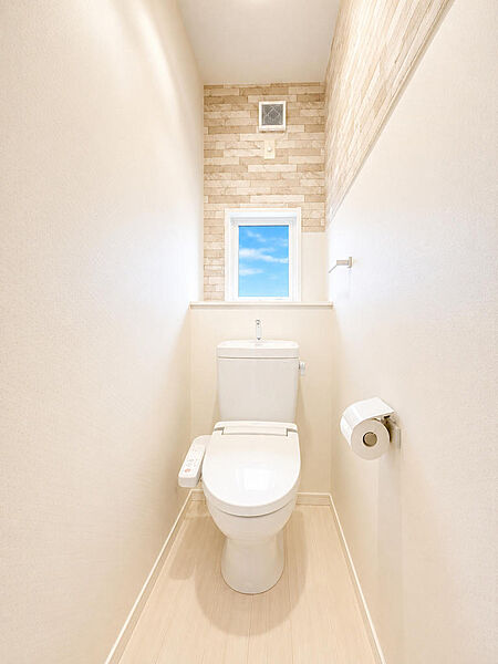 一階トイレです♪