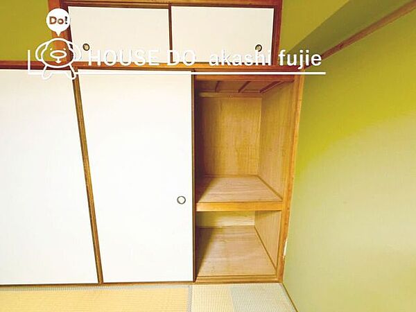 押入収納　天袋つき