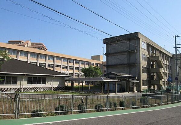 朝霧中学校 500m