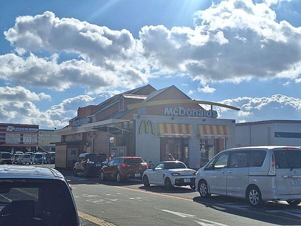 マクドナルド明石西インター店 760m
