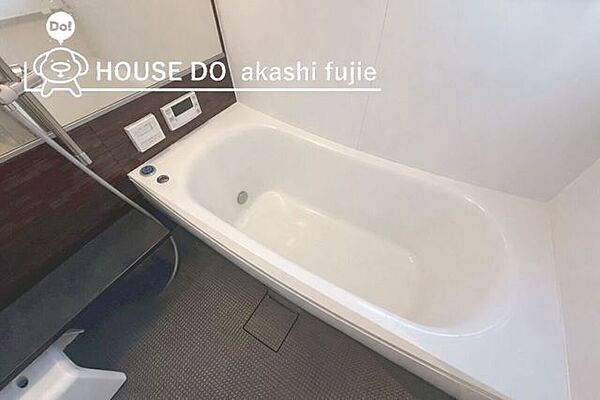 ※写真は家具消し加工後のCG画像です清潔感のある浴室