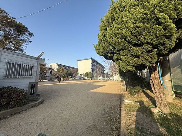 西岡サザンカ公園 350m