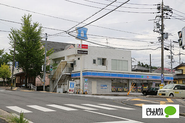 コンビニ「ローソン松江南高校前店まで903m」