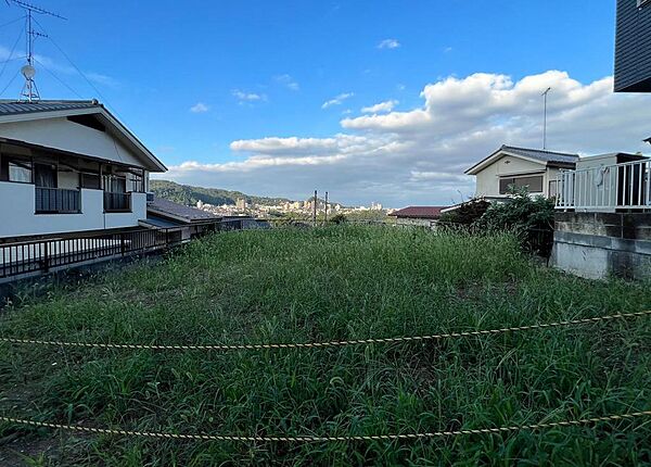 現況更地での販売になります。