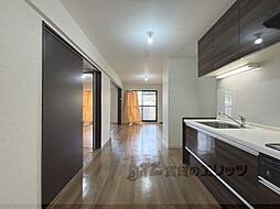 近鉄奈良線 東生駒駅 徒歩2分の賃貸マンション 7階2LDKのリビング/ダイニング