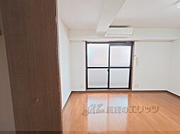 近鉄奈良線 河内花園駅 徒歩7分の賃貸アパート 1階ワンルームのリビング/ダイニング