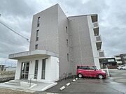 奈良駅より徒歩11分 築13年2ヶ月 4階建の賃貸物件