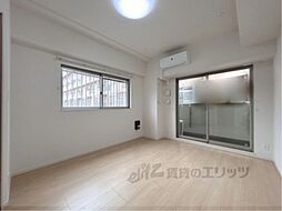 近鉄橿原線 新ノ口駅 徒歩7分の賃貸マンション 1階1Kのリビング/ダイニング