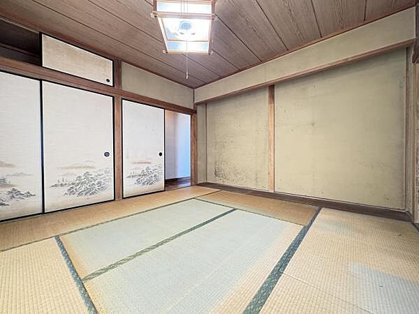 一部屋あるとうれしい和室。客間、晩酌、家族団らんなど色々使えますね。