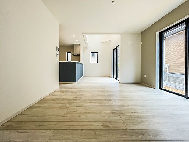 陽だまりのある光彩豊かなリビングは、何よりも快適で心休まる時間を過ごせます。