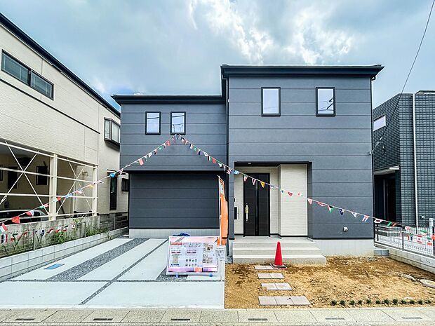 太陽に愛された邸は、陽当り・通風に優れた魅力的で快適さを追求した新築戸建でした。ここに住むからこそ意味がある。そんな特別感に浸りながら、毎日をお過ごしして欲しいです。