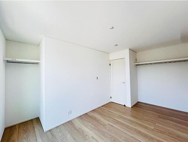 風通しの良いお部屋は心も体も元気にしてくれます。冬はぽかぽかと陽射しで暖か。