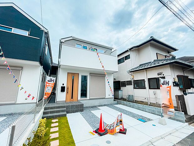 豊かで快適な暮らしを。ここから始まる「日常」はご家族にとってかけがえのない時間となります。少しでも豊かに、快適に。そんな想いから本邸宅は生まれました。