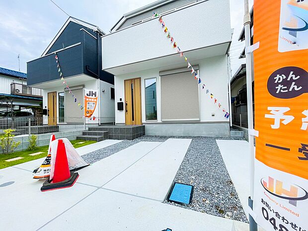 駐車場がある戸建を持つ最大のメリットは、駐車場代金を支払い続ける必要がないことです。賃貸住宅に住んでいる方が、戸建の購入を考えるきっかけに挙げることが多いようです。