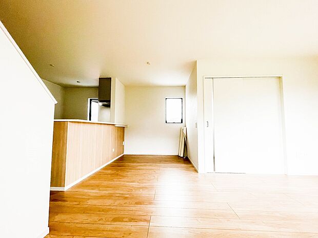 料理を作りながら家族との会話も弾む対面キッチンです。